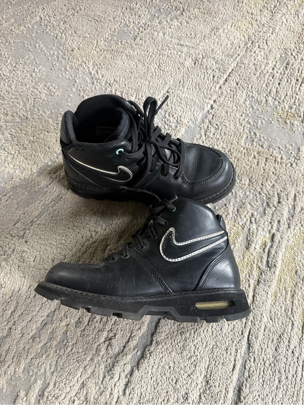 Nike Black Goadome Leather Lace Up Boots mid top sneakers 5Y / 6.5 woman’s